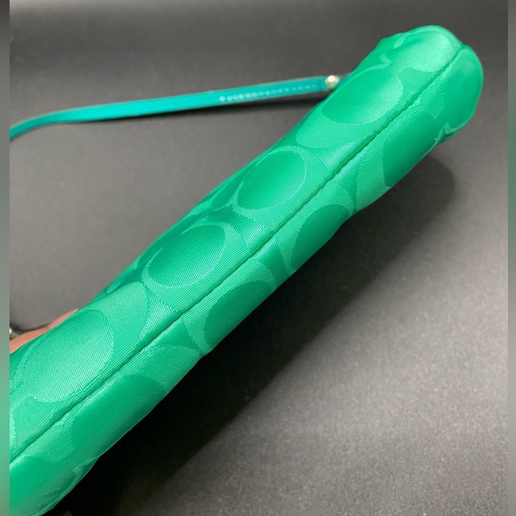 COACH PARKER NYLON SIGNATURE MEDIUM WRISTLET JADE #51802E - Picture 8 of 8